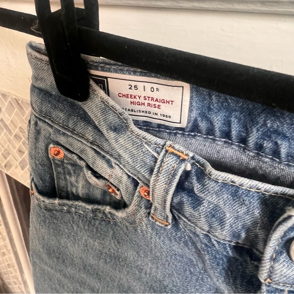 GAP Cheeky Straight High Rise Distressed Jean - Picture 3 of 4